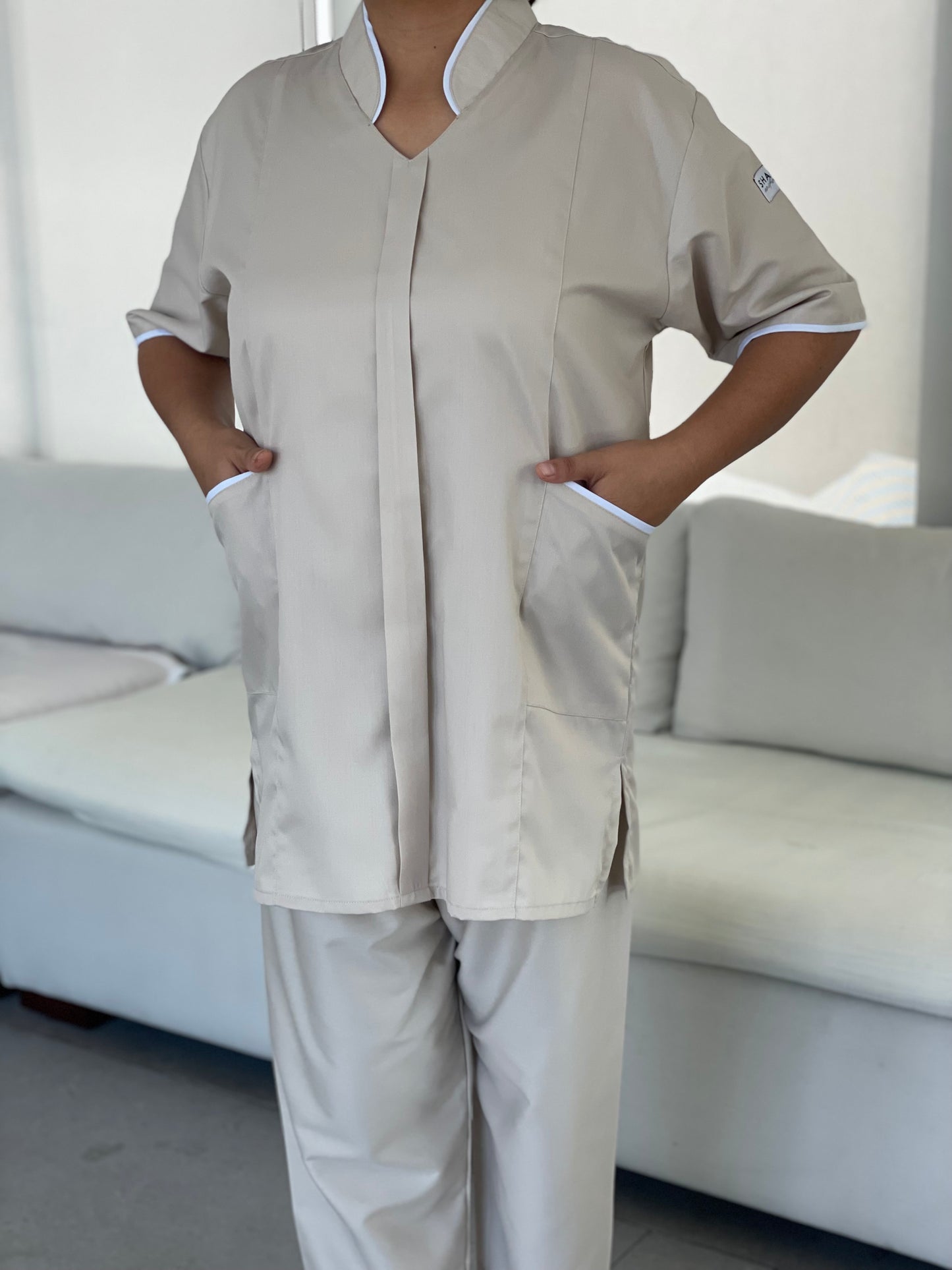 Light khaki Lined Collar