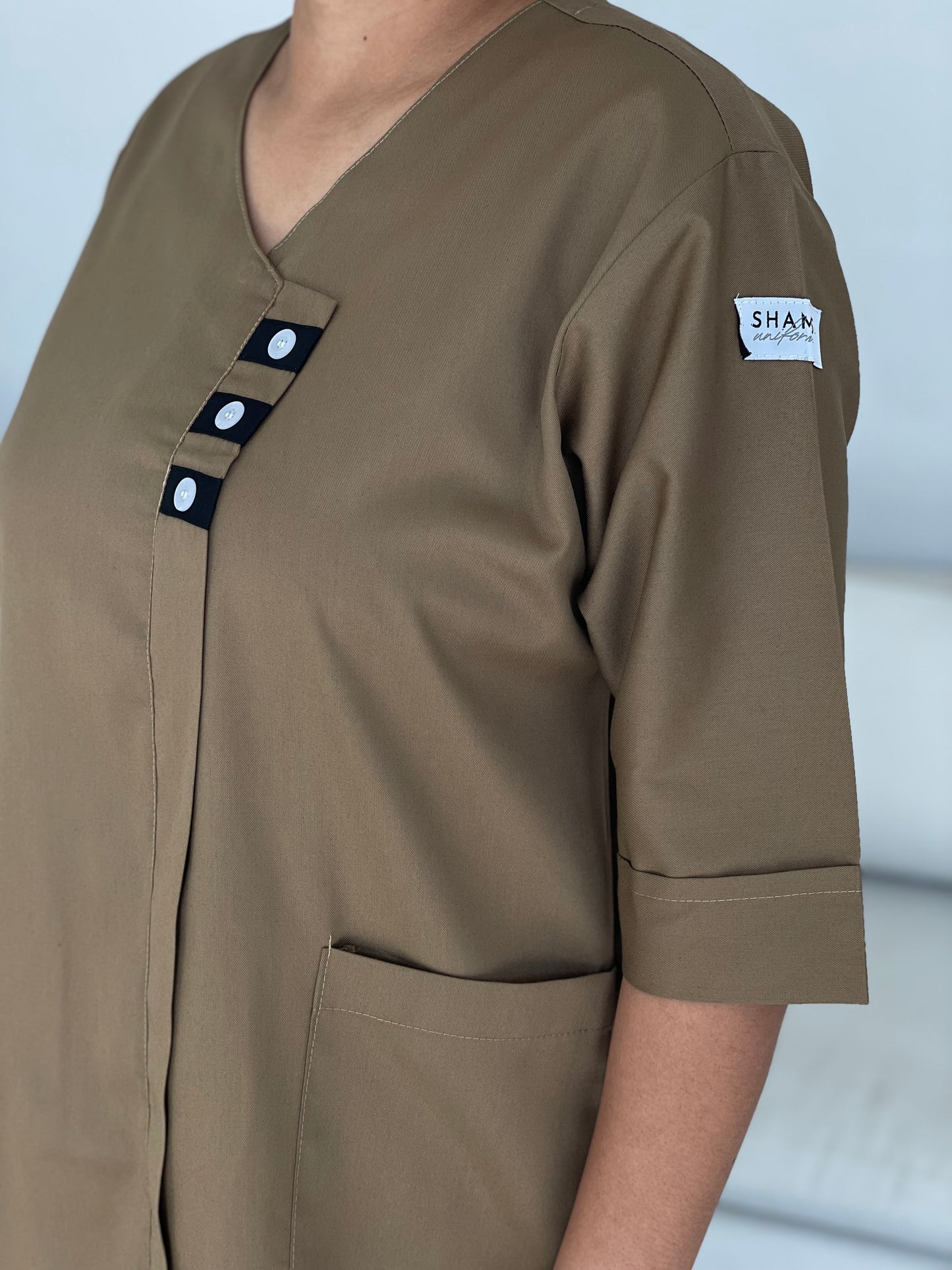 Dark brown - triple button