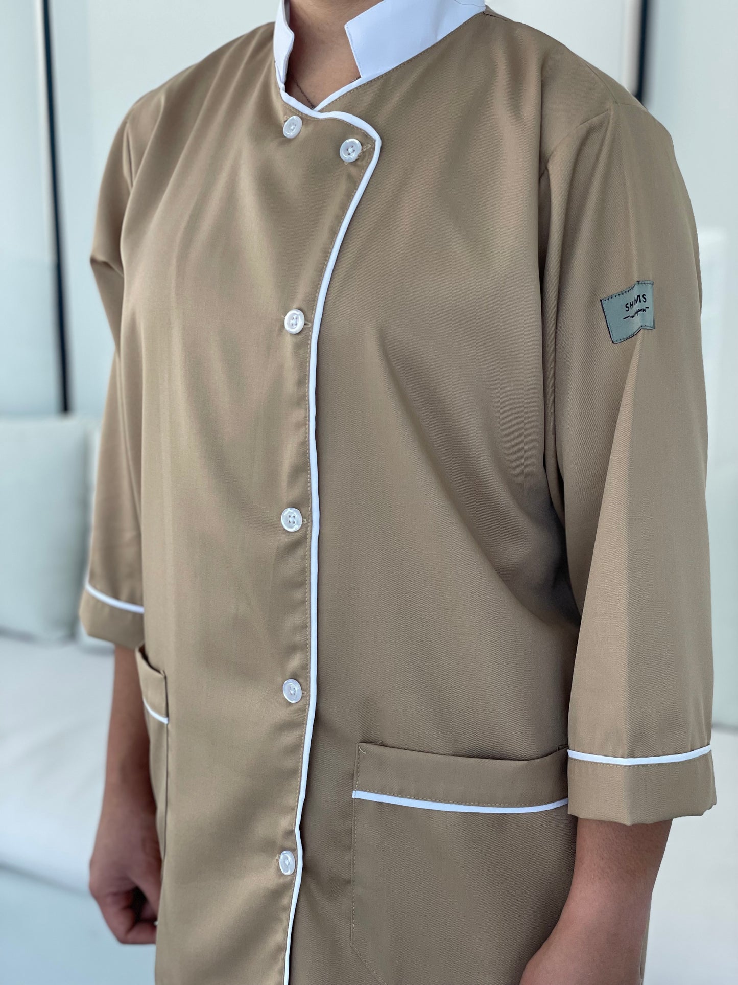 Khaki collar