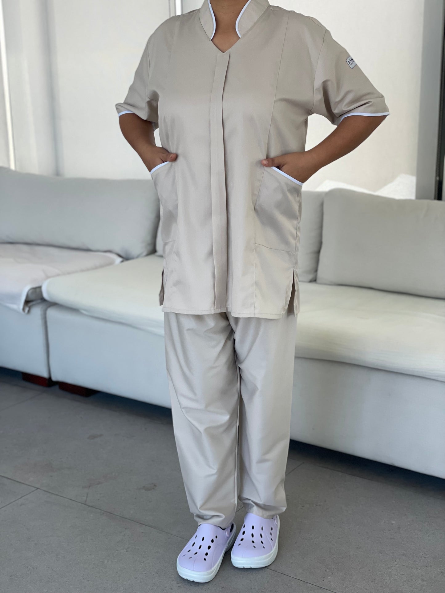 Light khaki Lined Collar